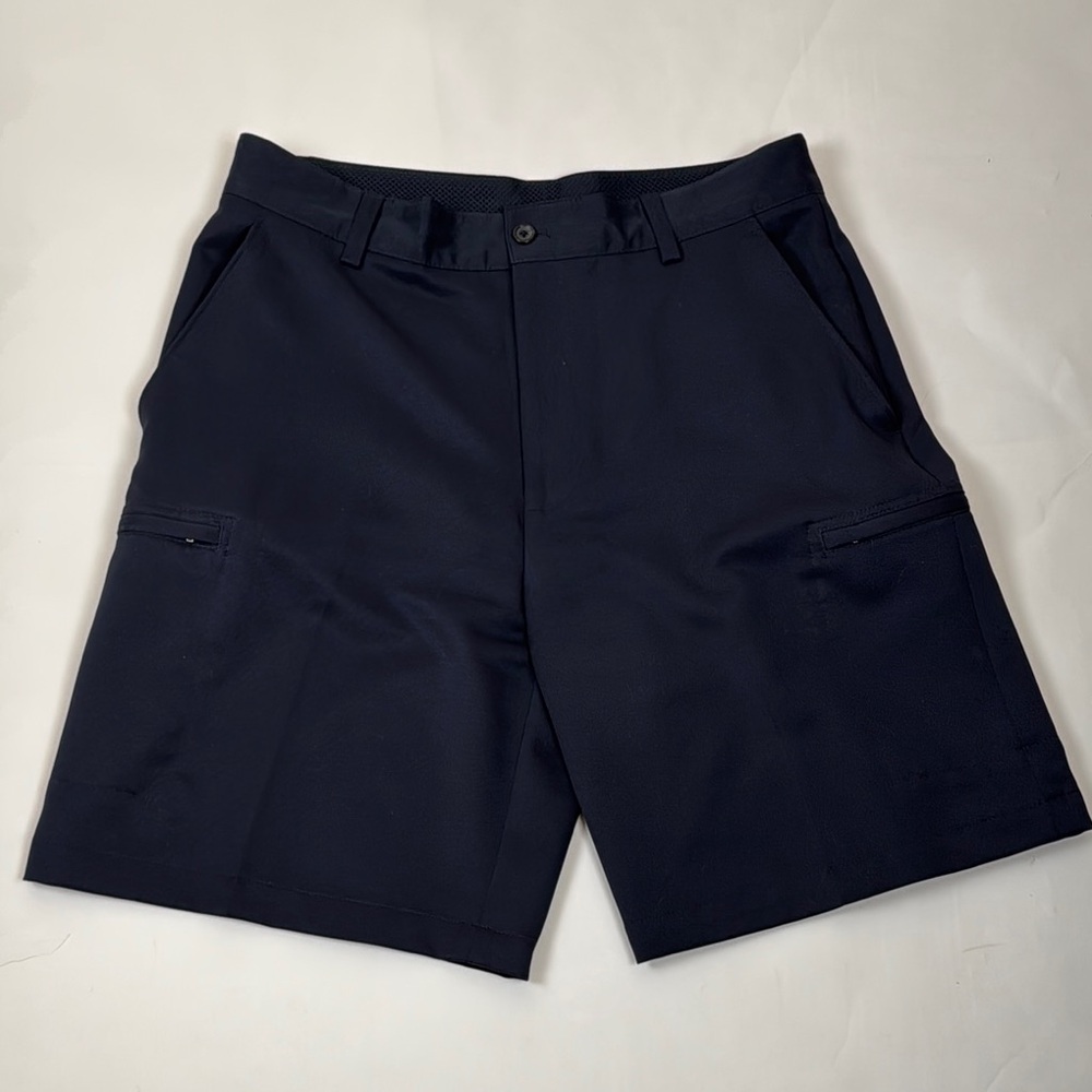 Izod Men’s Size 32 Blue Golf & Tennis Cargo Shorts with Tailored Fit